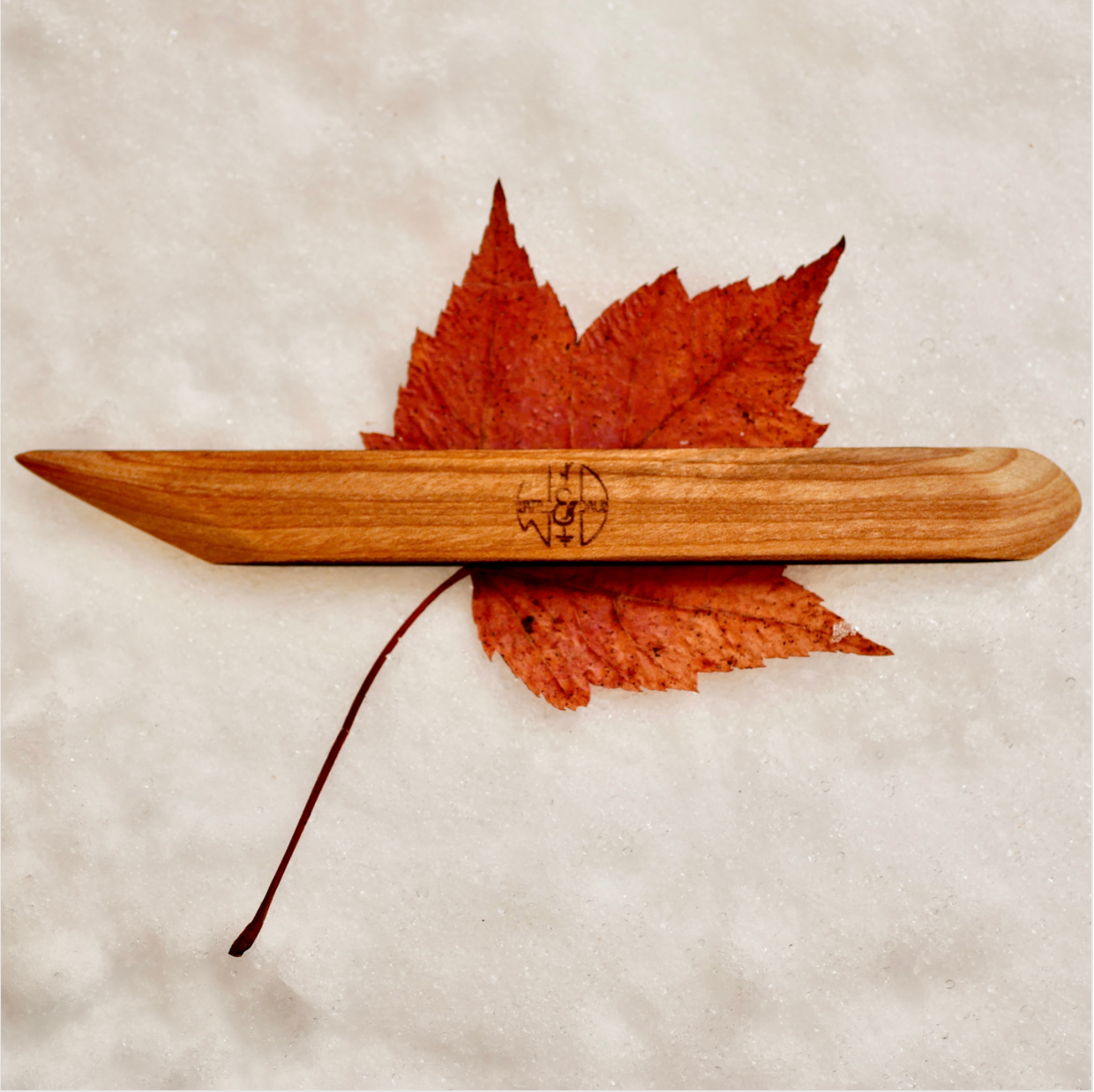 Straight Knife + Round